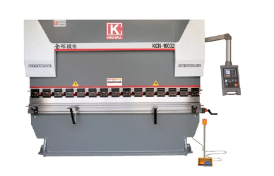 Wie synchrone CNC-Abkantpressen mit Torsionsstab dazu beitragen, die Wartungskosten zu senken